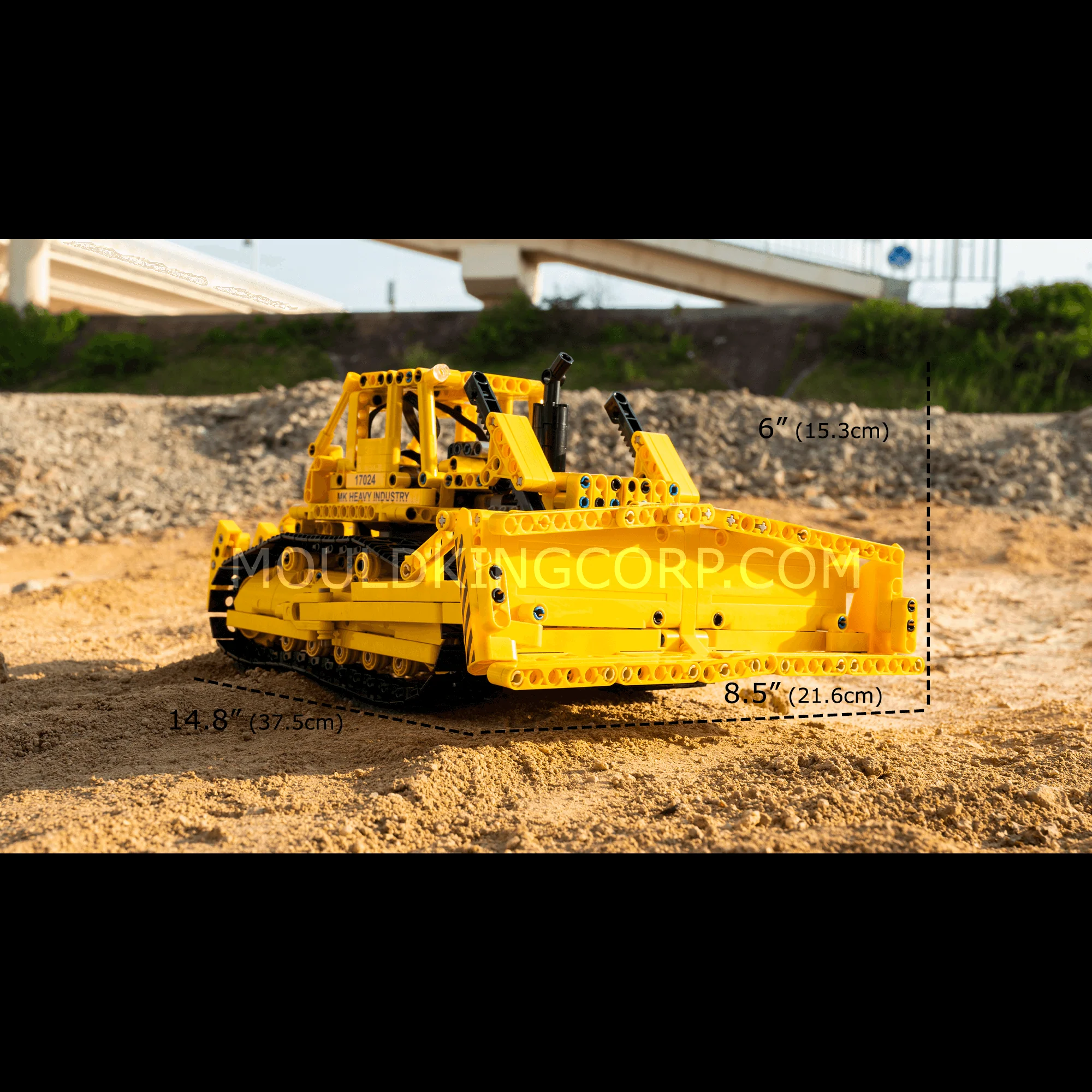 MOULD KING 17024 D8K Bulldozer Remote Controlled Building Set | 1,003 PCS - Image 6