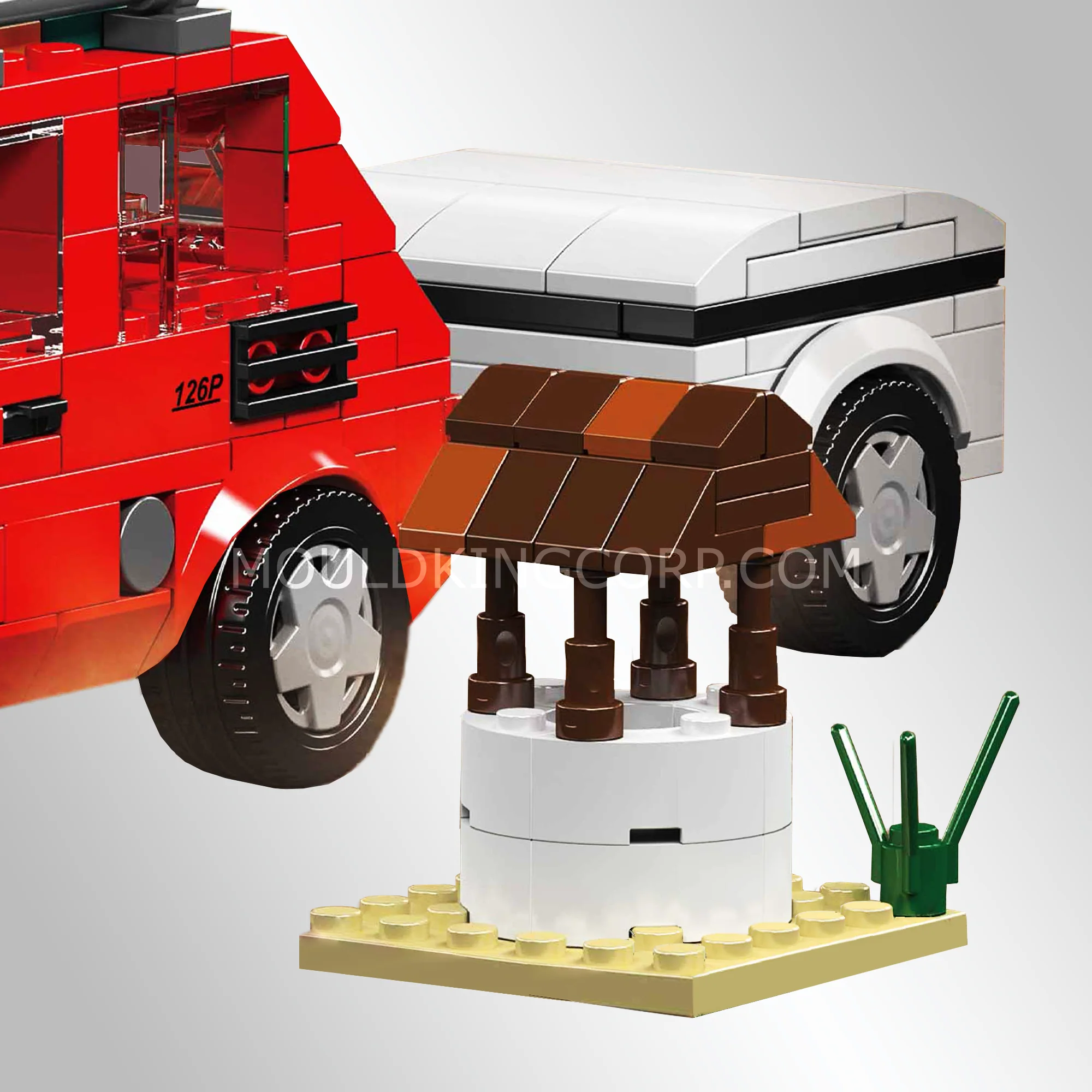 Mould King 24074 Fiat 126P Outdoor Adventure Building Set | 393 Pcs - Image 4